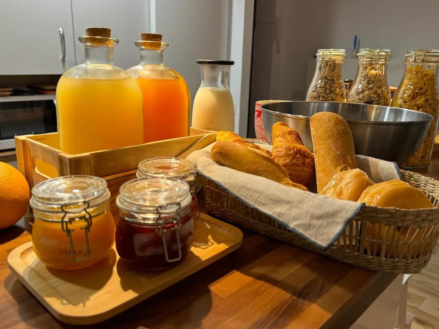 Alex Bed & Breakfast - Your Home Away Including Breakfast - In A Real Home Fuengirola Extérieur photo